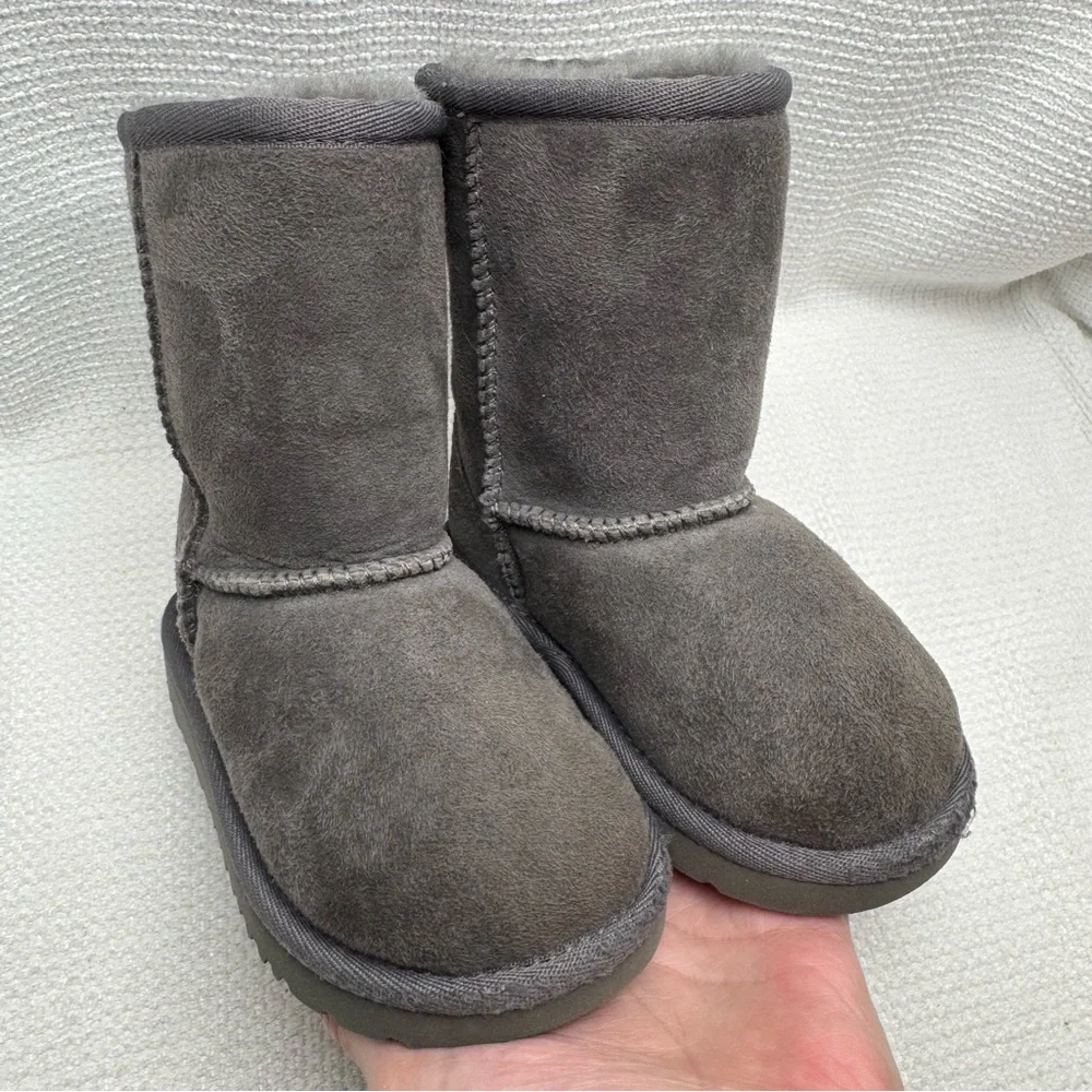 UGG Kids' Classic II Charcoal Suede Boots,Heart & S Detail, Infant sz 7